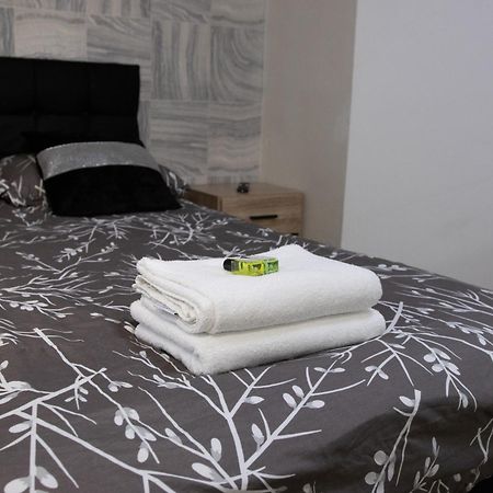 Hills View Apartments Manchester Bagian luar foto