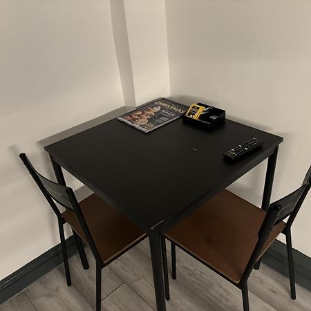 Hills View Apartments Manchester Bagian luar foto