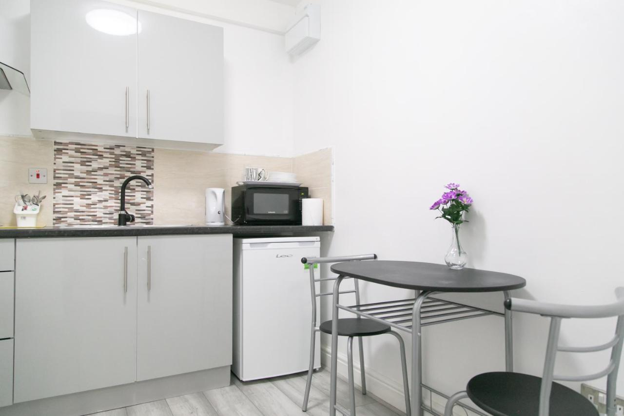 Hills View Apartments Manchester Bagian luar foto