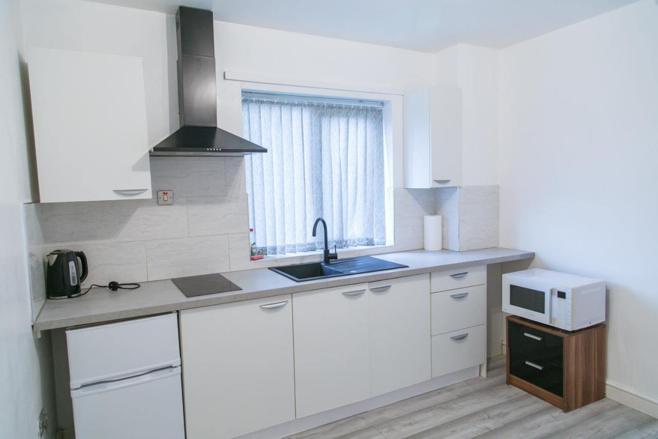 Hills View Apartments Manchester Bagian luar foto