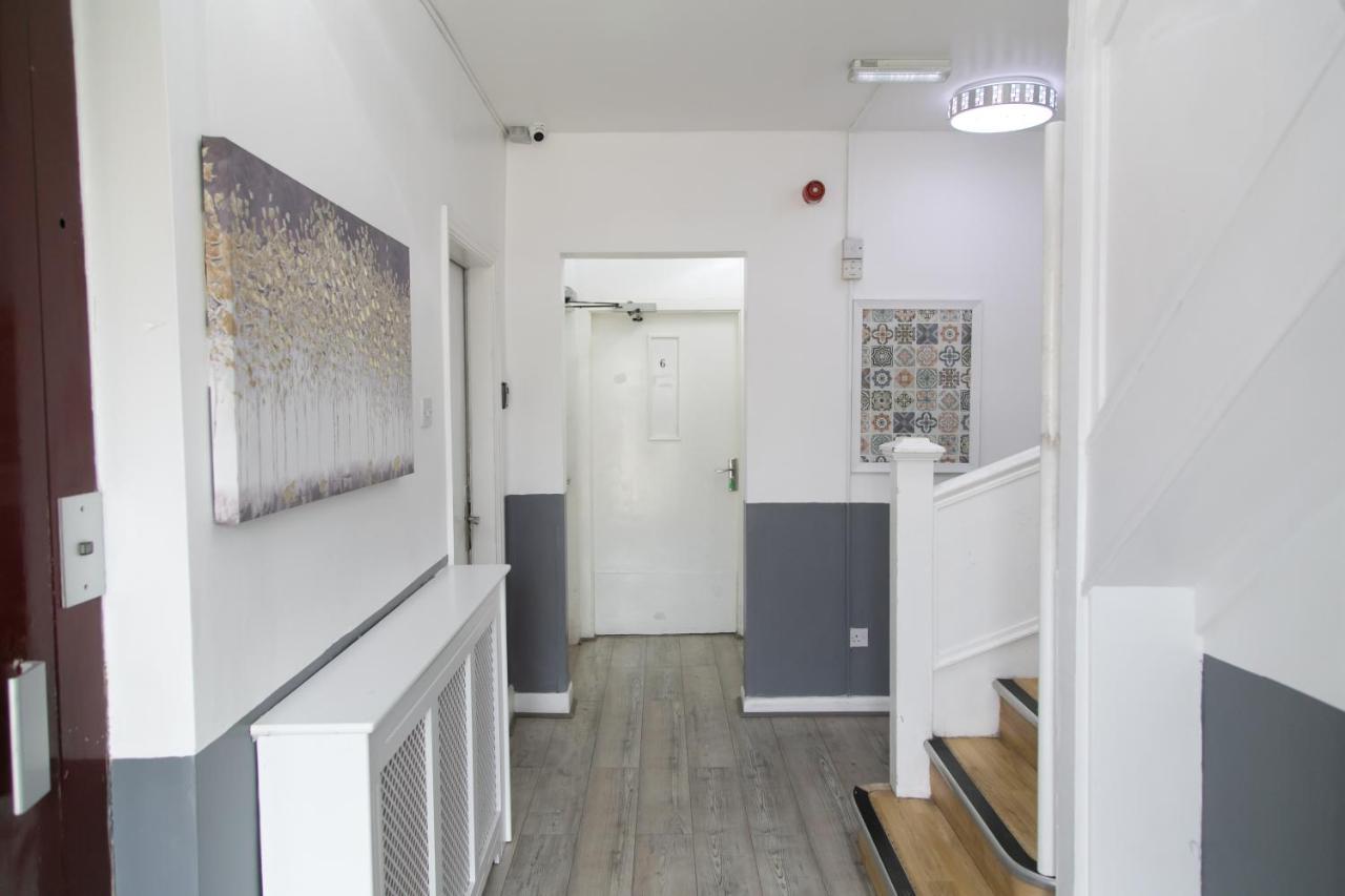 Hills View Apartments Manchester Bagian luar foto