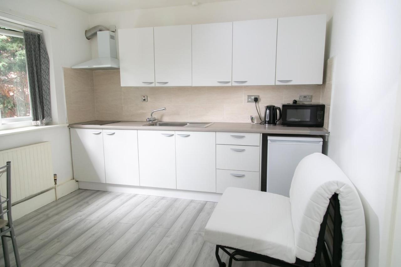 Hills View Apartments Manchester Bagian luar foto