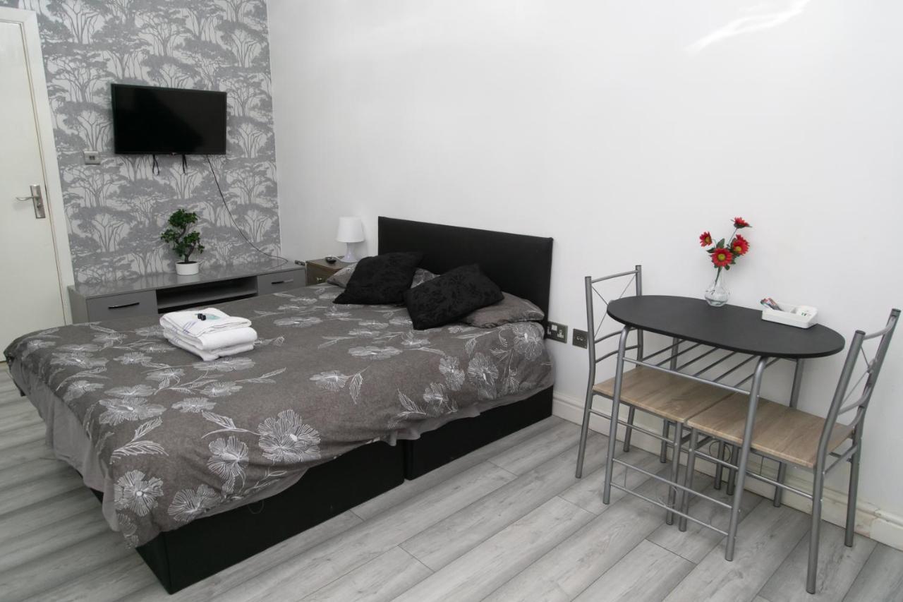 Hills View Apartments Manchester Bagian luar foto