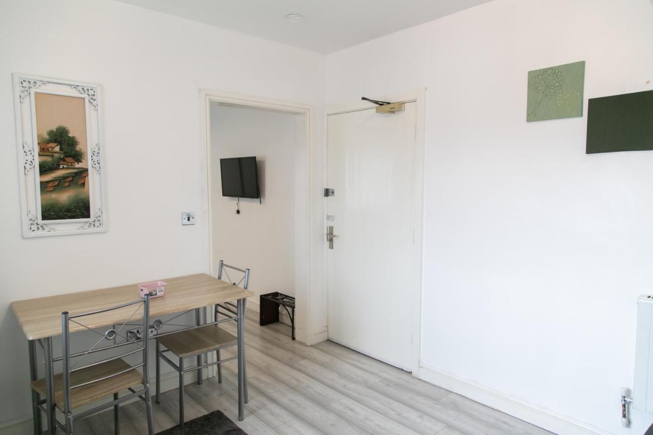 Hills View Apartments Manchester Bagian luar foto