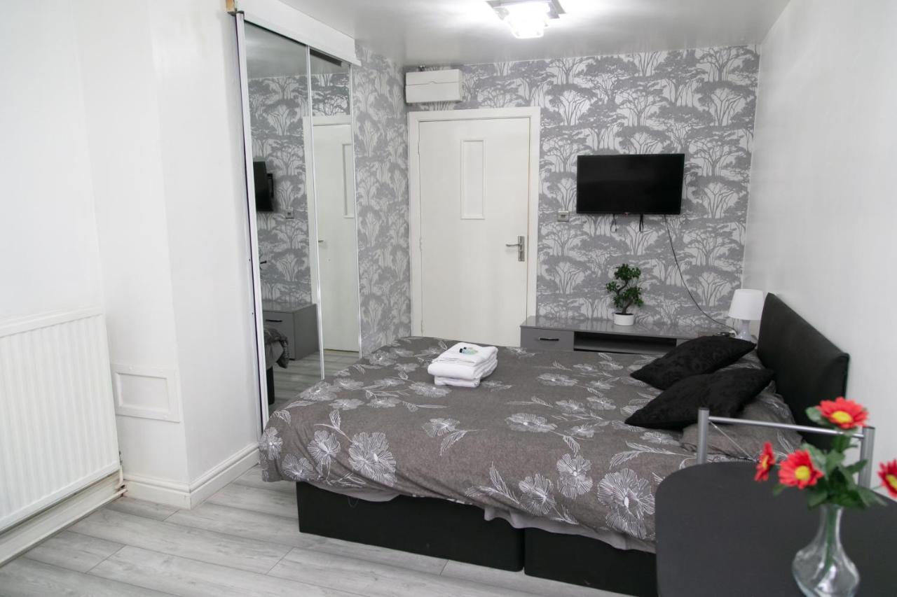 Hills View Apartments Manchester Bagian luar foto