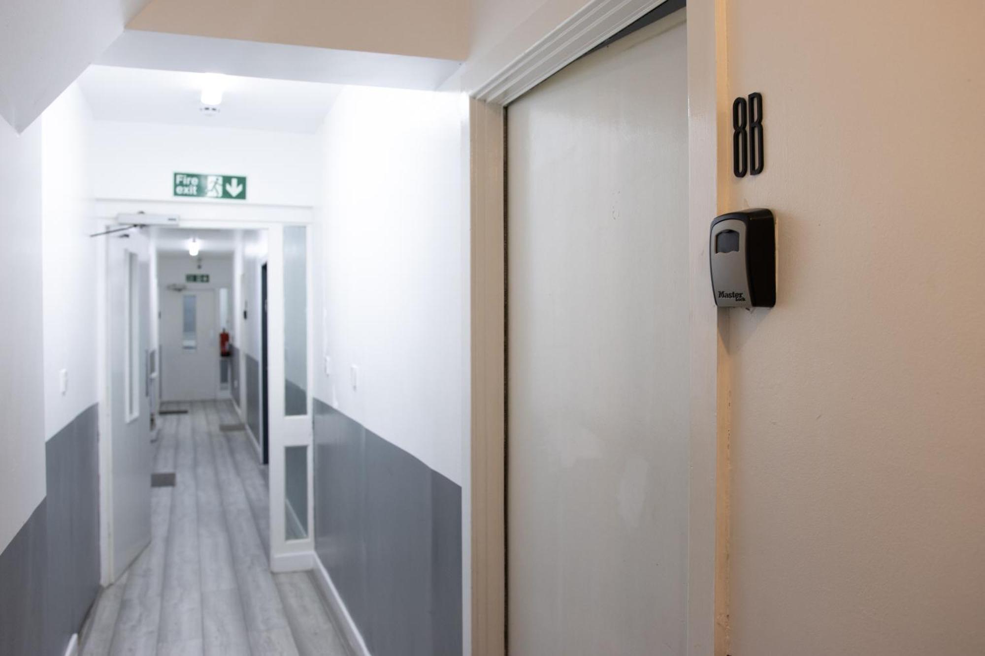 Hills View Apartments Manchester Bagian luar foto