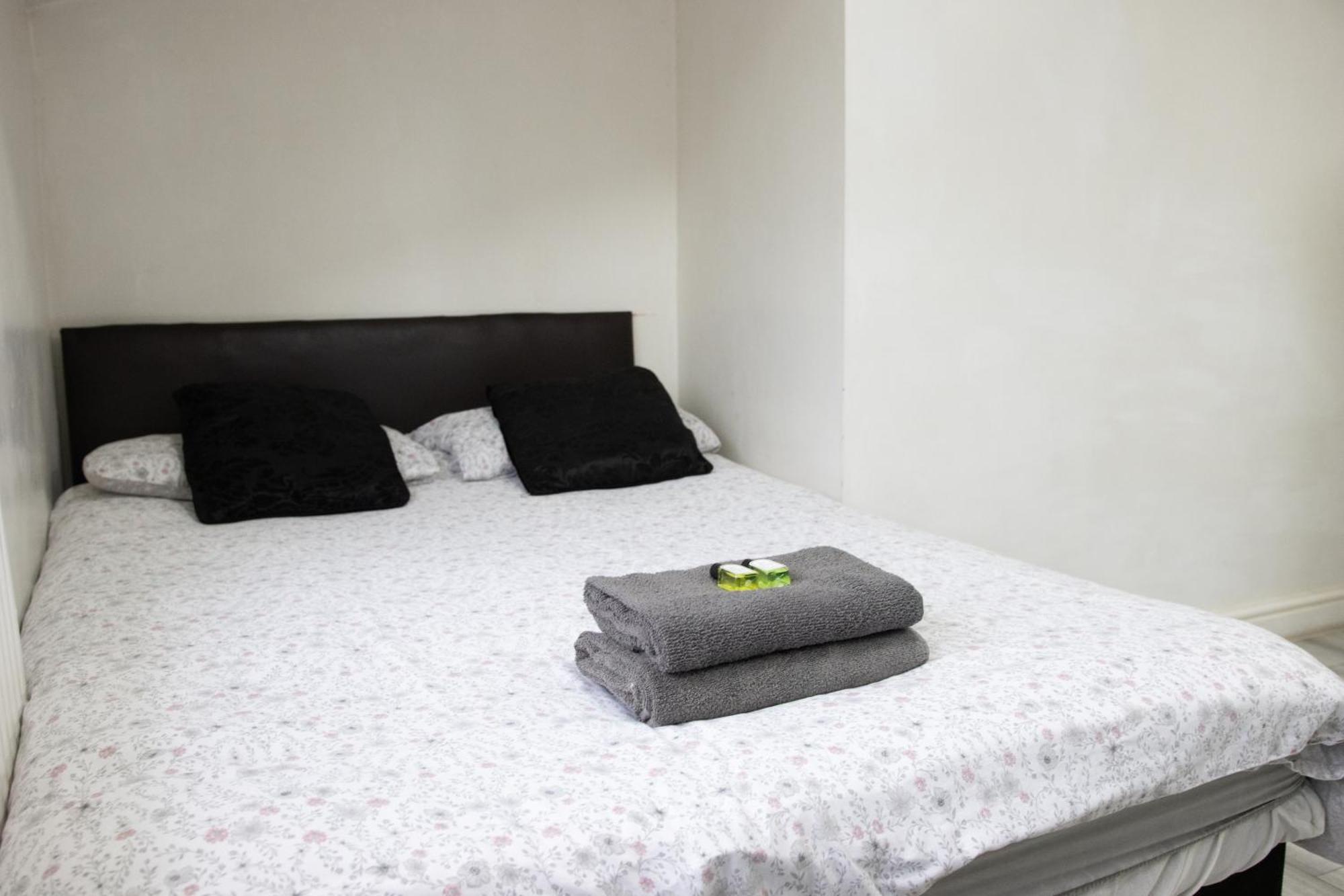 Hills View Apartments Manchester Bagian luar foto