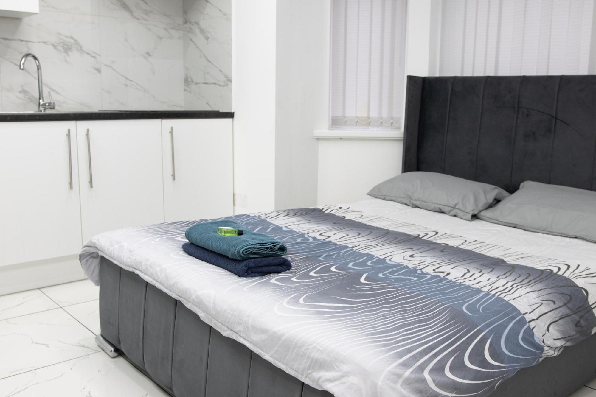 Hills View Apartments Manchester Bagian luar foto