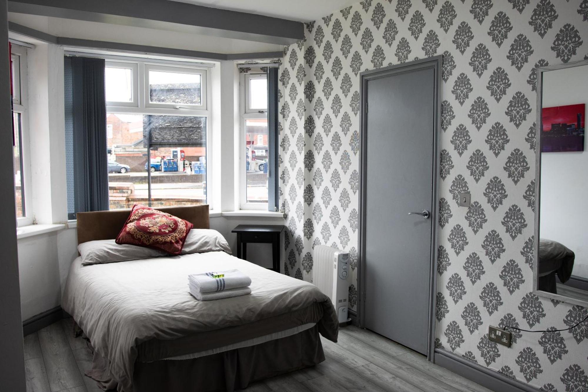 Hills View Apartments Manchester Bagian luar foto